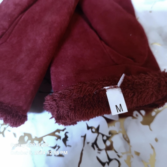 Women's Red Suede Isotoner with SherpaSoft Lining in size Medium - Picture 3 of 3